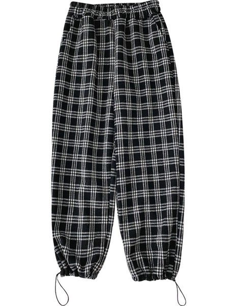 Дамски кариран панталон с ластична талия в черен цвят 