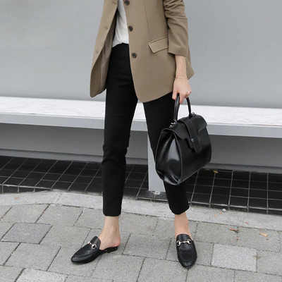 Нов модел дамски панталон в черен цвят - дължина 9/10