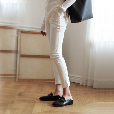 Нов модел дамски панталон в черен цвят - дължина 9/10