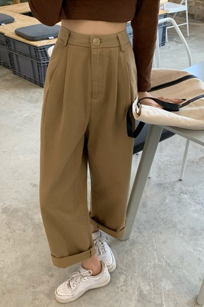 Model larg de pantaloni de dama cu talie inalta si buzunare