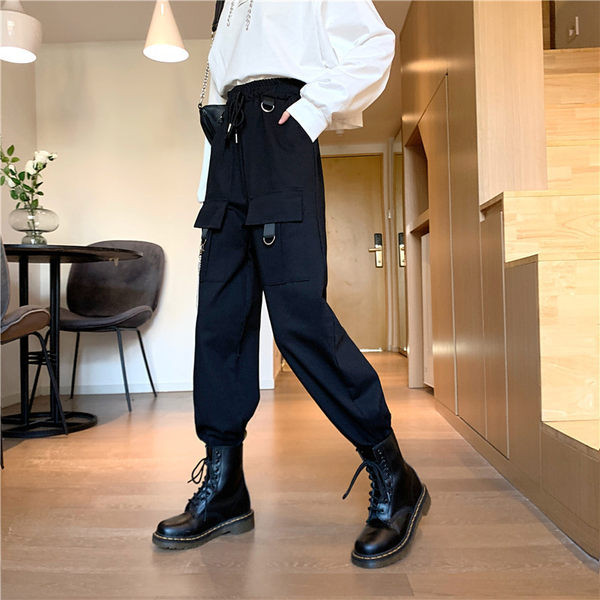 Pantaloni casual de dama cu buzunare si lant metalic