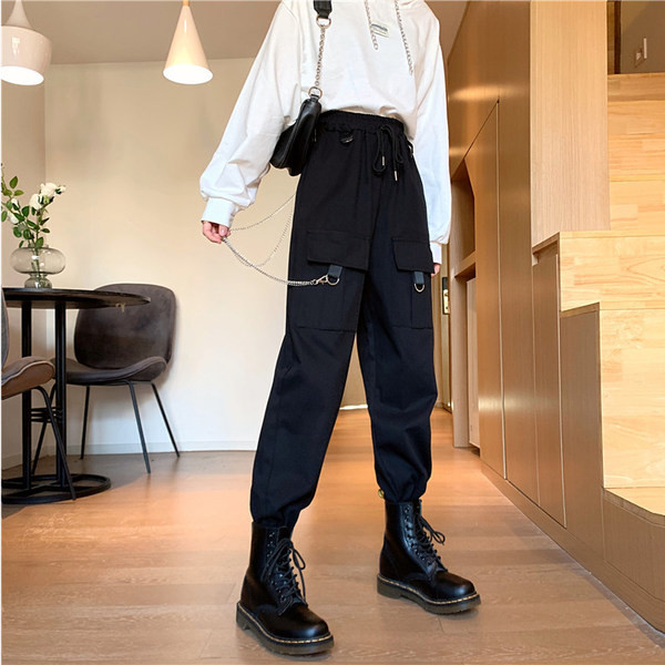 Pantaloni casual de dama cu buzunare si lant metalic