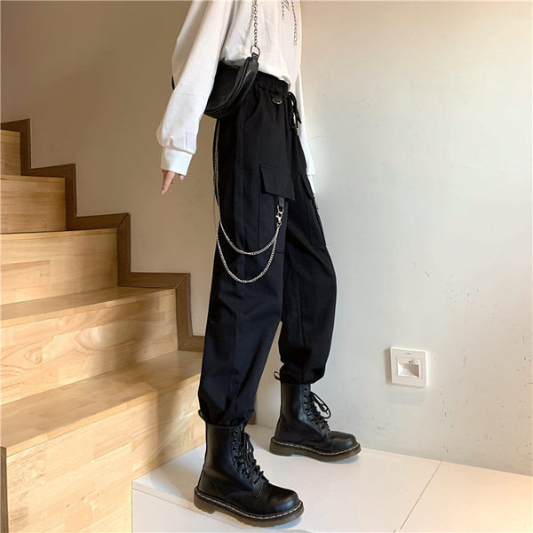 Pantaloni casual de dama cu buzunare si lant metalic