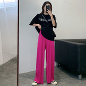 Ležerni model hlača na nabore