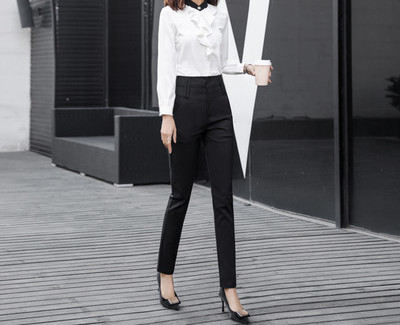 Pantaloni de dama moderni cu talie inalta si buzunare - model drept