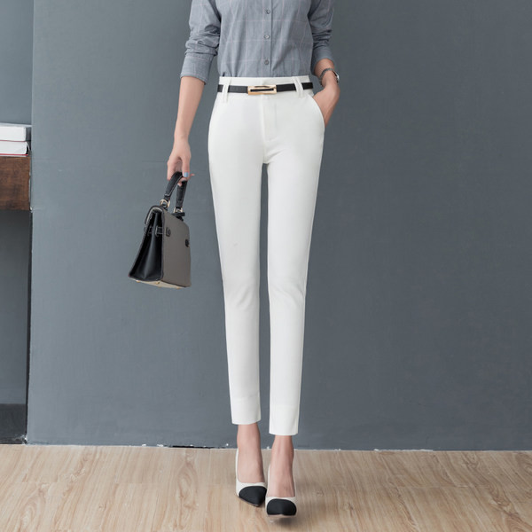 Model slim de dama elegant cu talie inalta