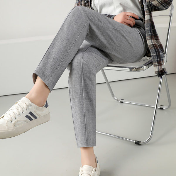 Pantaloni de dama potriviti pentru primavara