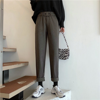 Model nou de pantaloni de dama cu nasturi si talie inalta