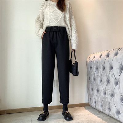 Model nou de pantaloni de dama cu nasturi si talie inalta