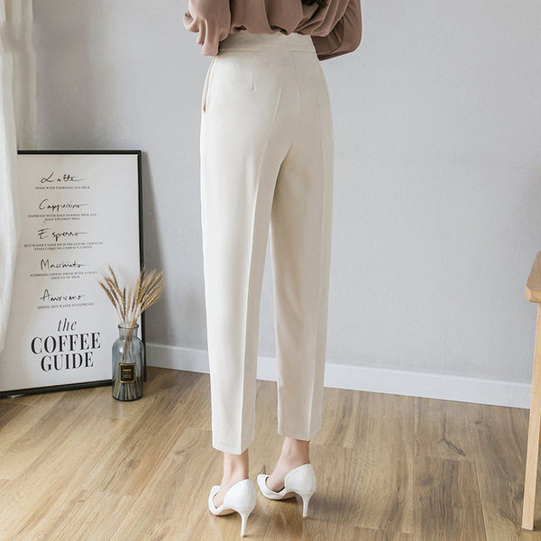 Pantaloni moderni cu centura si talie inalta