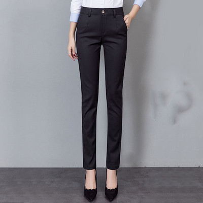 Ženske hlače s prorezima i džepovima - u crnoj boji