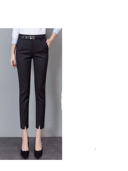 Ženske hlače s prorezima i džepovima - u crnoj boji