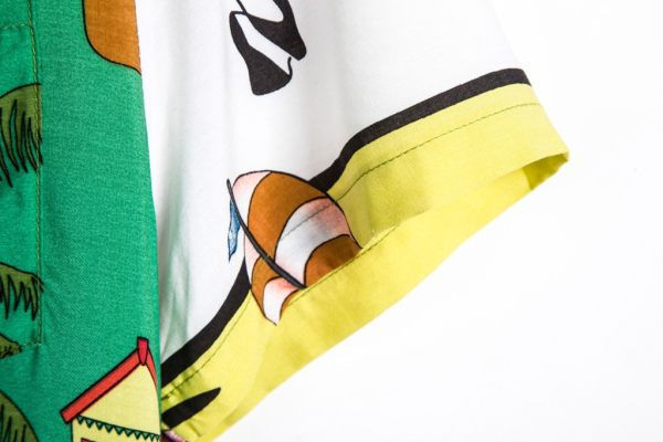 Cămașă de bărbați actuală cu mâneci scurte și model