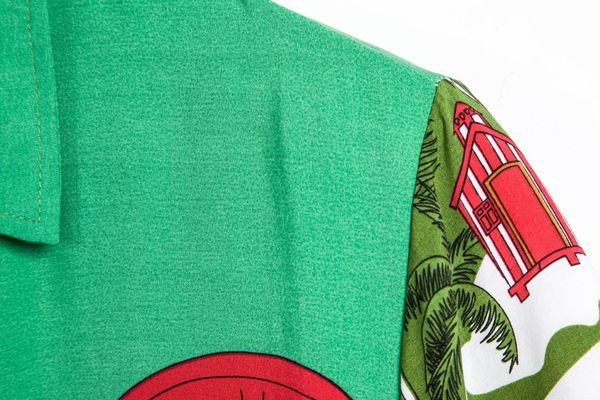 Cămașă de bărbați actuală cu mâneci scurte și model