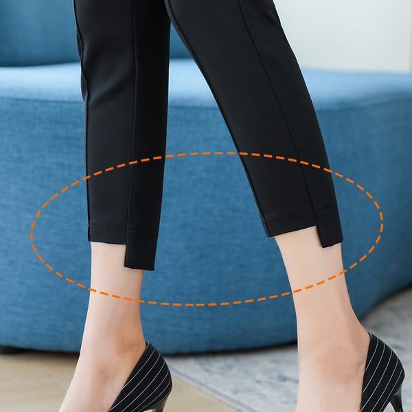 Pantaloni de dama model ajustat de culoare neagra