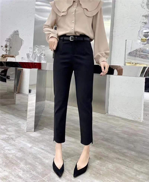 Ženske casual hlače s remenom u crnoj boji