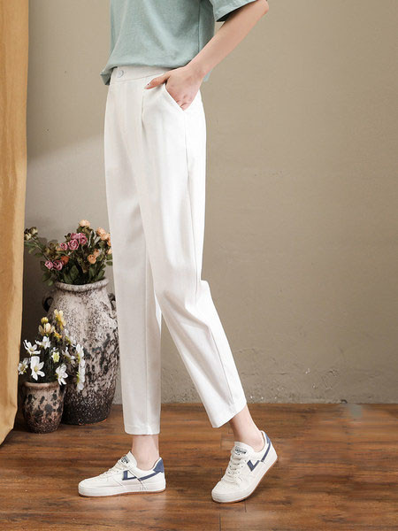 Pantaloni de dama cu nasture si buzunare