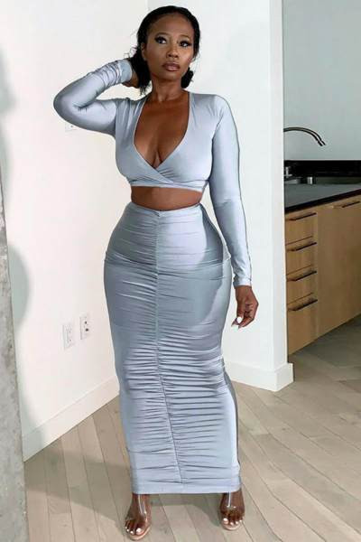 Set modern de dama de fusta lunga si bluza scurta cu maneci lungi