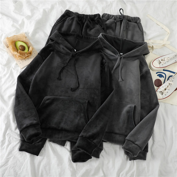 Set bluza dama cu buzunar si pantaloni sport