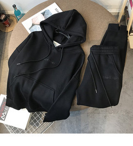 Moteriškas modernus sportinis kelnių komplektas ir palaidinė su gobtuvu