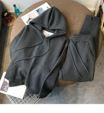 Дамски модерен спортен комплект от панталон и блуза с качулка