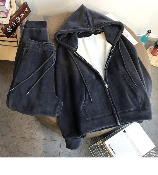 Μοντέρνο γυναικείο σετ φούτερ με κουκούλα και παντελόνι