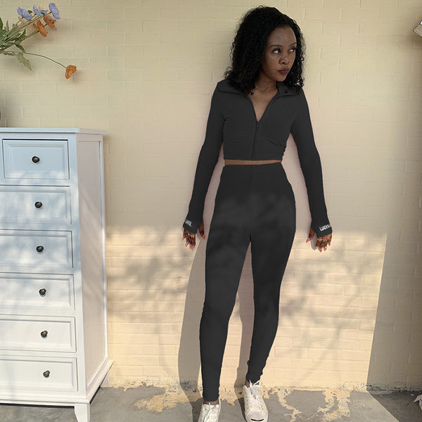 Set de jambiere și hanorac scurt pentru femei