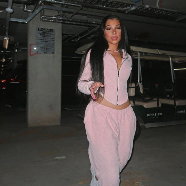 Aktualan ženski komplet sportskih hlača i trenirke