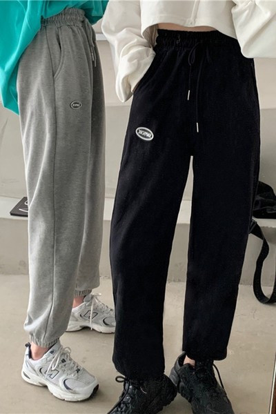 Sportske i ležerne ženske hlače sa grbom i vezicama