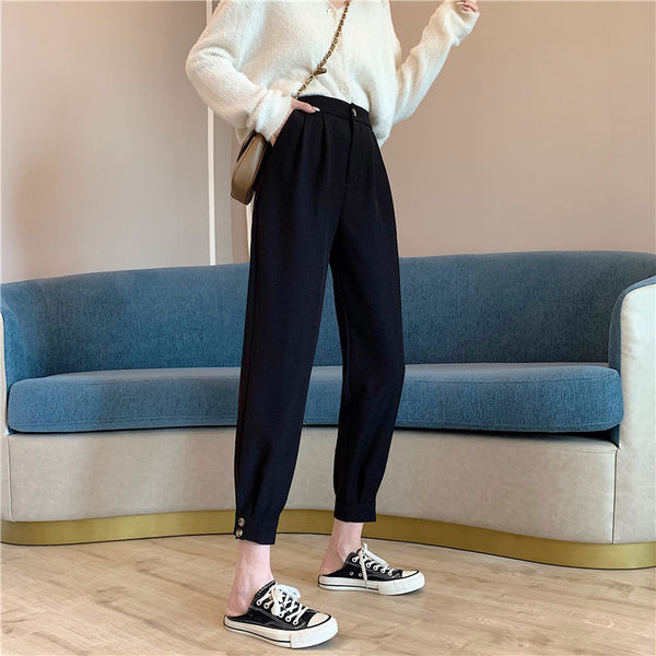 Ležerne hlače s gumbima i visokim strukom