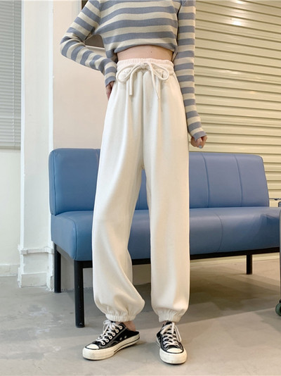 Дамски модерен спортен панталон с ластична талия 