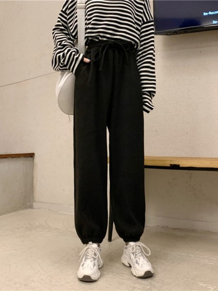 Дамски модерен спортен панталон с ластична талия 