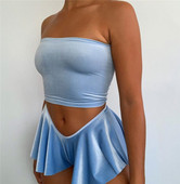 Set casual de dama de pantaloni scurti si bustiera