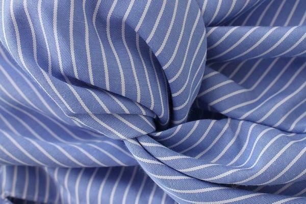 Salopetă modernă în dungi, cu decupaje