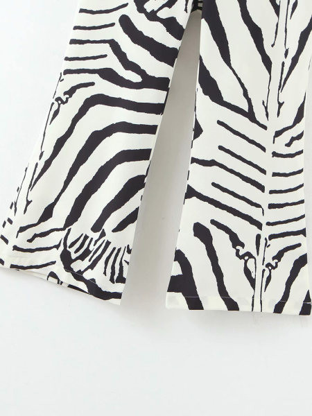 Pantaloni de dama cu model cu model