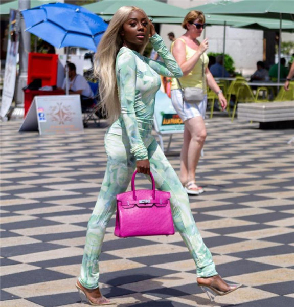 Set de damă modern de jambiere și bluză model montat