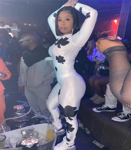 Set de jambiere de damă la zi și o bluză cu model