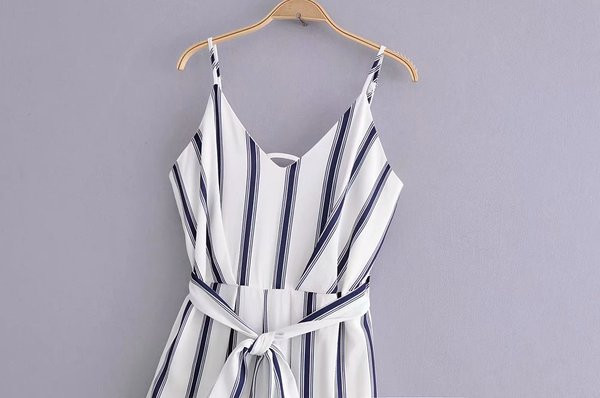 Salopetă lungă cu dungi cu centură în talie