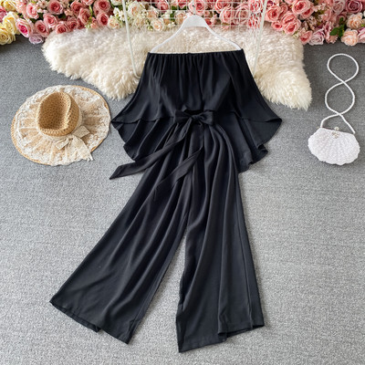 Γυναικεία καθημερινή ολόσωμη φόρμα  με ζώνη και γυμνούς ώμους