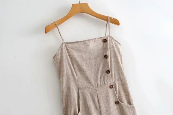 Salopeta de dama cu picioare late si nasturi