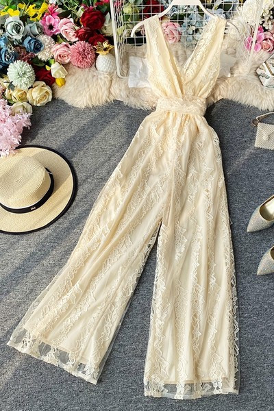 Salopetă lungă de damă la modă cu dantelă și bretele încrucișate pe spate