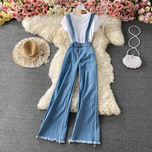 Ženski moderni kombinezon s plavim naramenicama