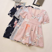 Salopetă modernă cu fermoar și mâneci scurte