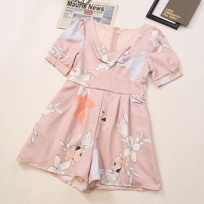 Salopetă modernă cu fermoar și mâneci scurte