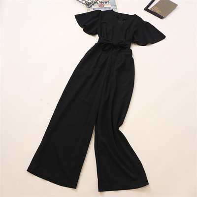 Model nou de salopetă de damă cu decolteu în V și mâneci scurte