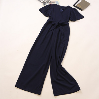 Model nou de salopetă de damă cu decolteu în V și mâneci scurte