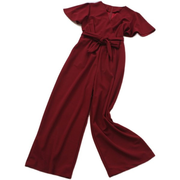 Model nou de salopetă de damă cu decolteu în V și mâneci scurte