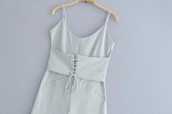 Salopeta de dama model dreapta cu brau si cravate in talie