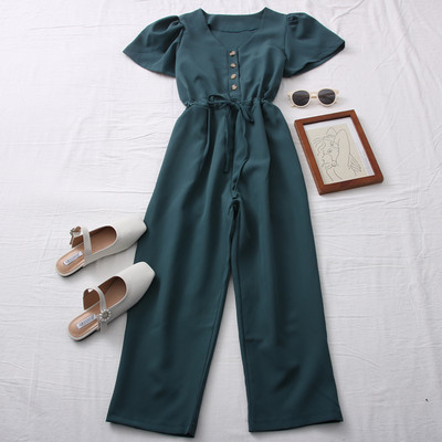 Model nou de salopetă de damă cu mâneci scurte și nasturi