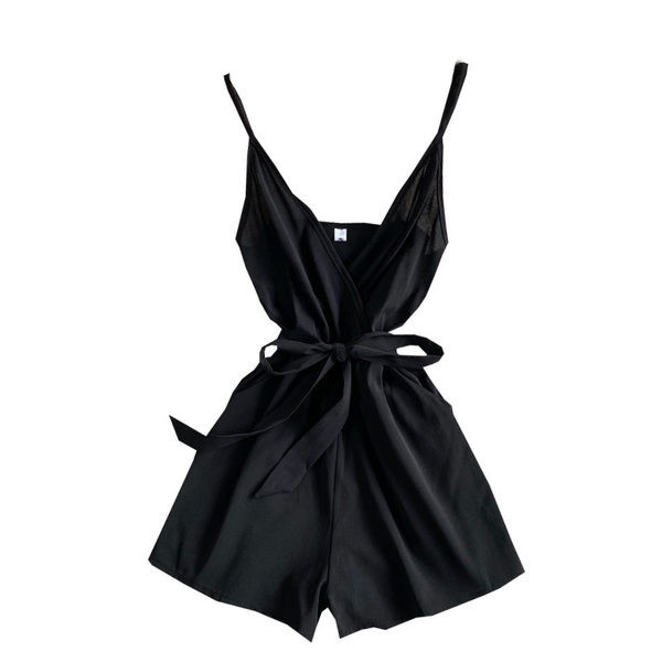 Γυναικεία κοντή ολόσωμη φόρμα με ζώνη και λεπτά τιραντάκια